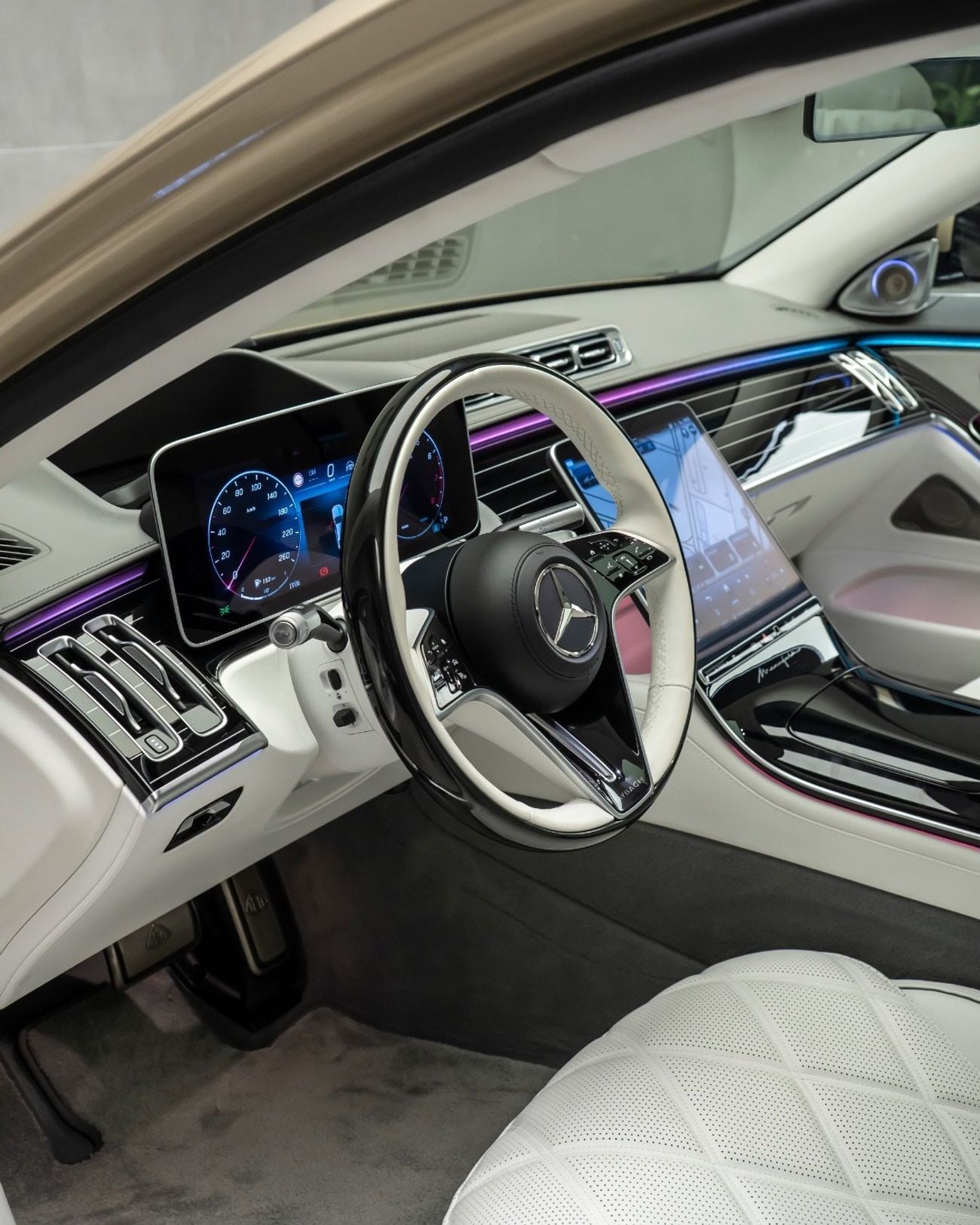 مرسيدس مايباخ S580 مايباخ • Contact Information: - Phone Number:  (English, Arabic, ) - Location: City Walk, Next to Mazaya Sh