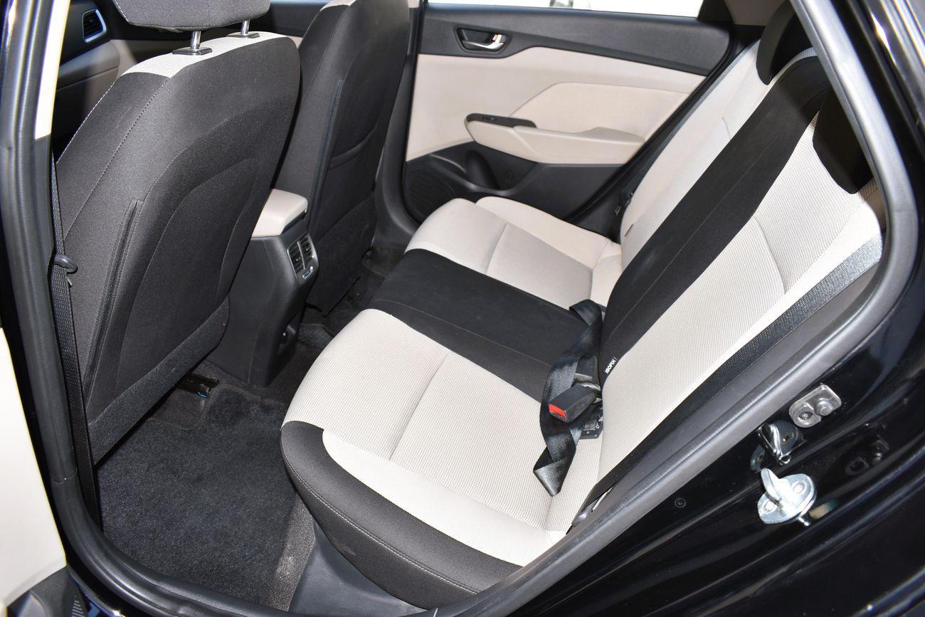 Hyundai Accent AED 719 PM | 1.6L GL GCC DEALER WARRANTY