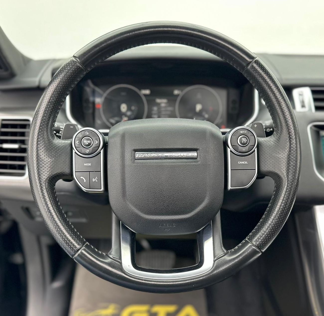 Land Rover Range Rover Sport HSE S 3.0L 2017 Range Rover Sport HSE, Full Service History, Excellent Condition, GCC