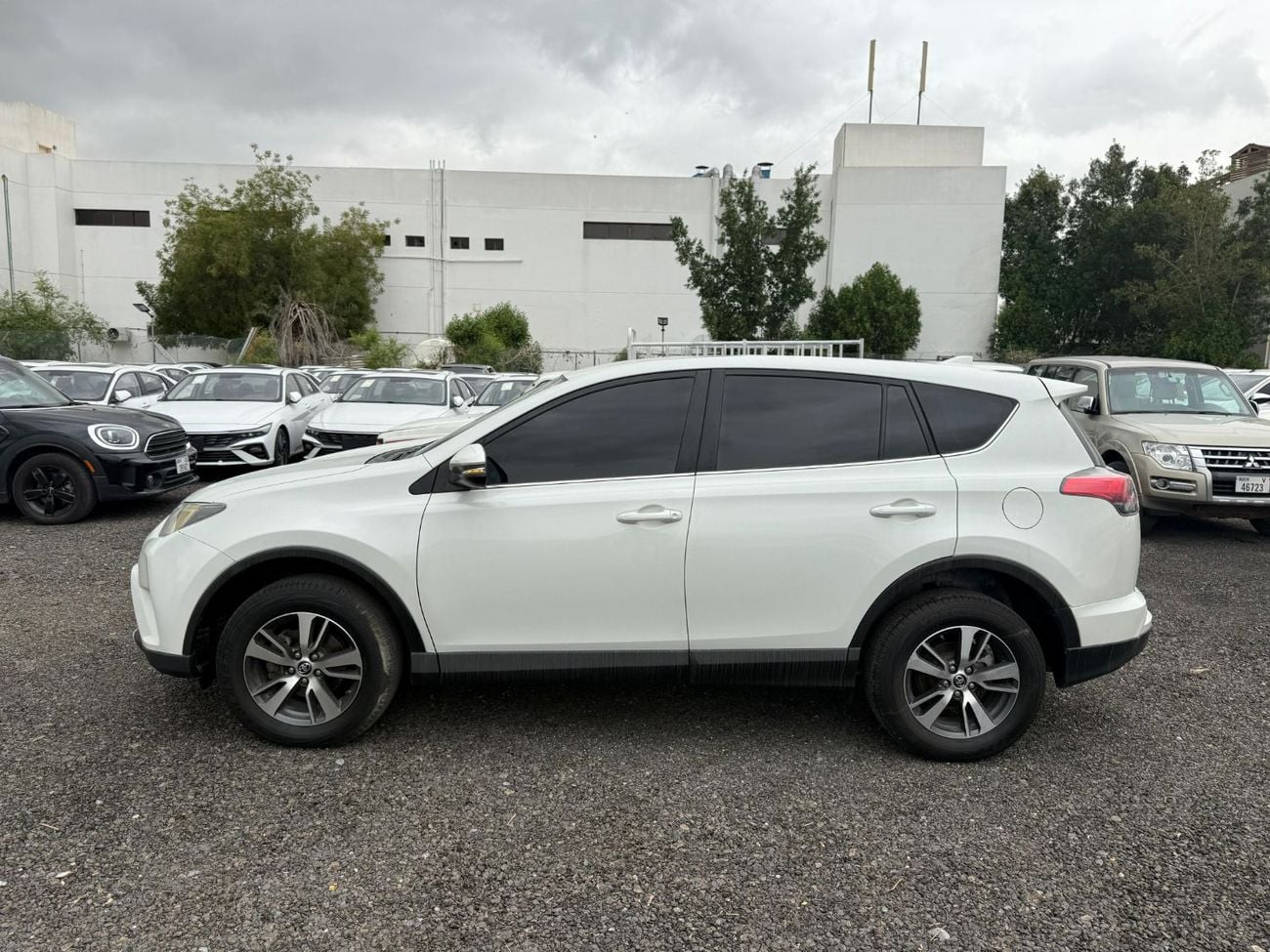Toyota RAV4 EX OPTION