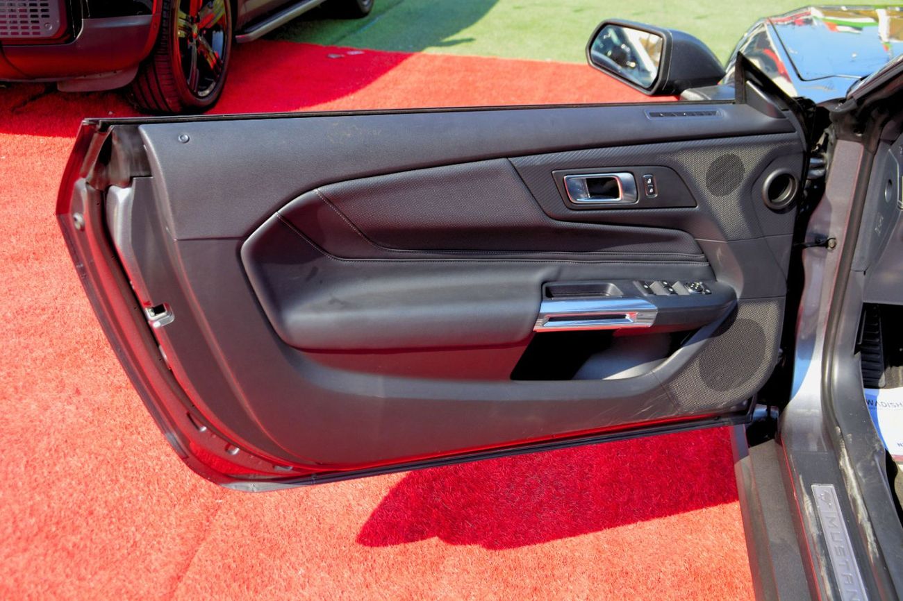 Ford Mustang EcoBoost 2.3L Convertible A/T