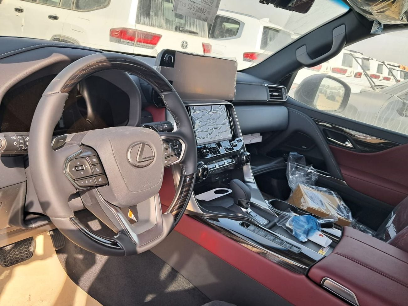 لكزس LX 700h SIGNATURE