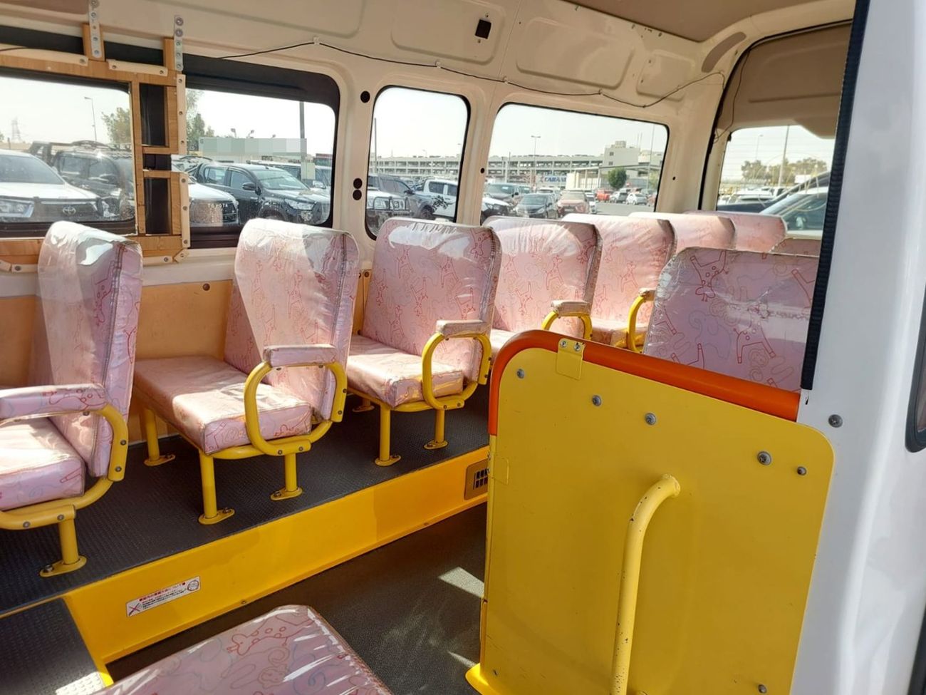 تويوتا هاياس TOYOTA HIACE VAN RHD 2015 MODEL 2.7L PETROL AUTOMATIC(PM55169)