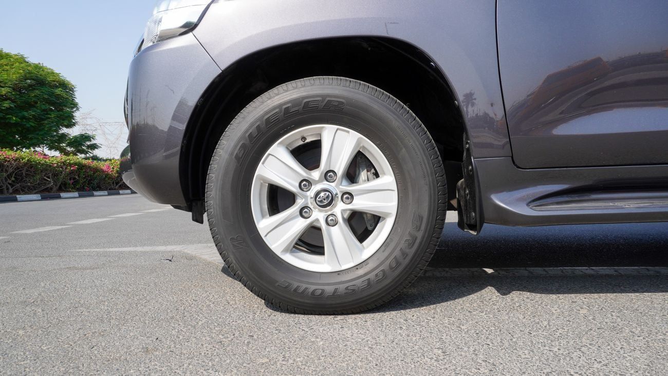 Toyota Land Cruiser EXR 5.7L 4WD