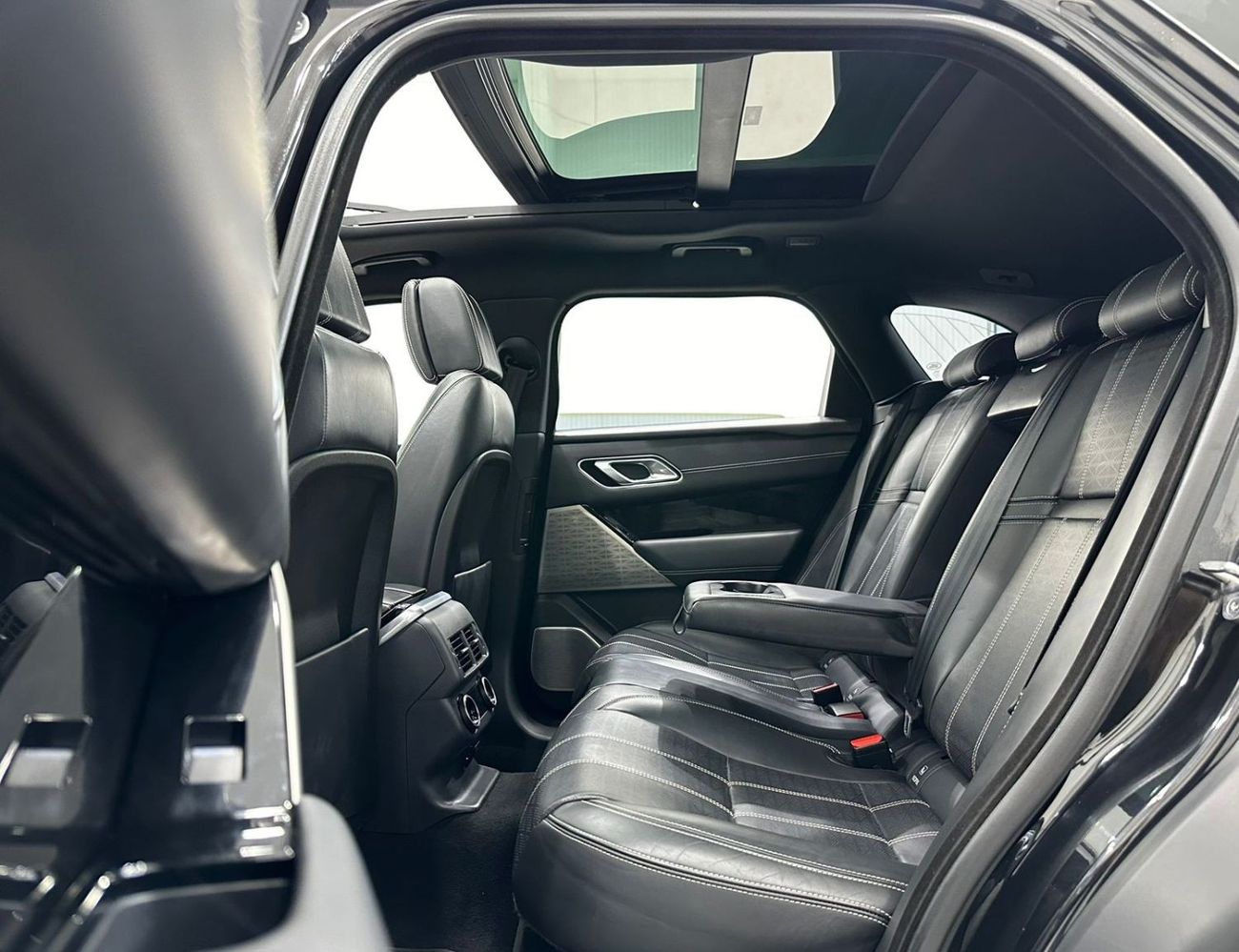 Land Rover Range Rover Velar P380 R-Dynamic HSE 2018 Range Rover Velar P380 HSE R-Dynamic, Oct 2025 Range Rover Warranty, Full Op