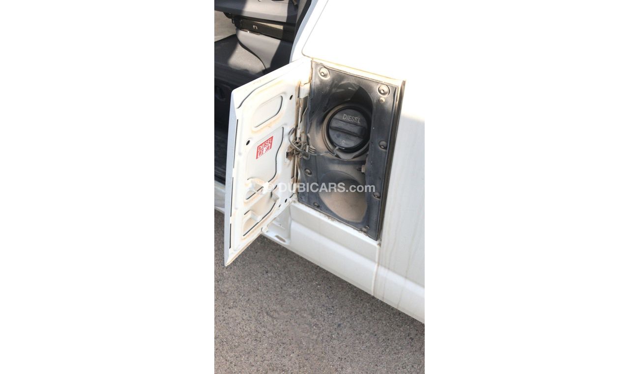 Toyota Hiace 2.8 L ,New shape, diesel , M/T , Black bumper