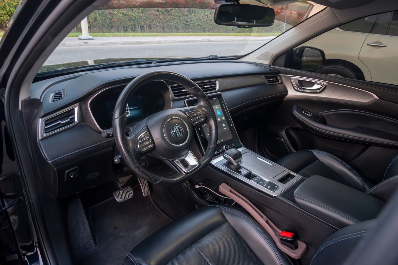 أم جي RX5 1.5T LUX