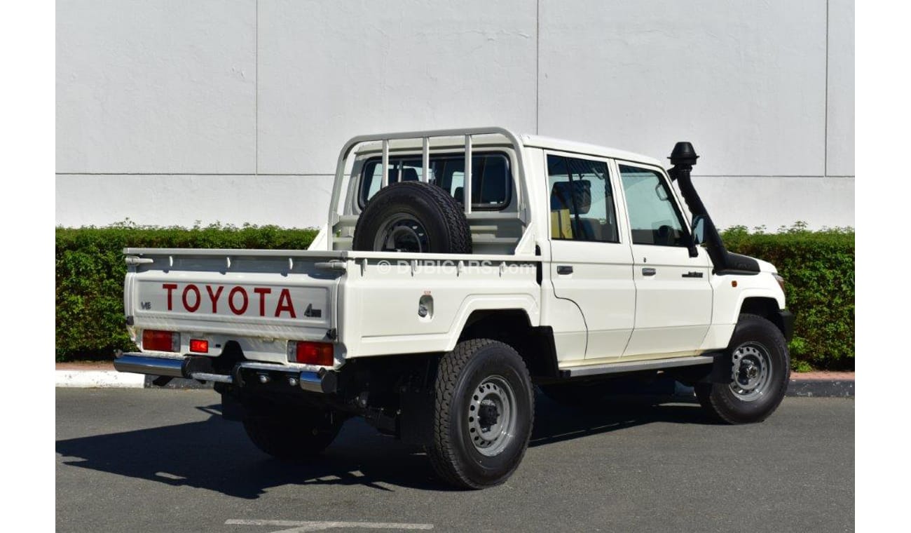 Toyota Land Cruiser Pick Up 79 DOUBLE CAB V8 4.5L TURBO DIESEL 6  SEAT 4WD MANUAL TRANSMISSION