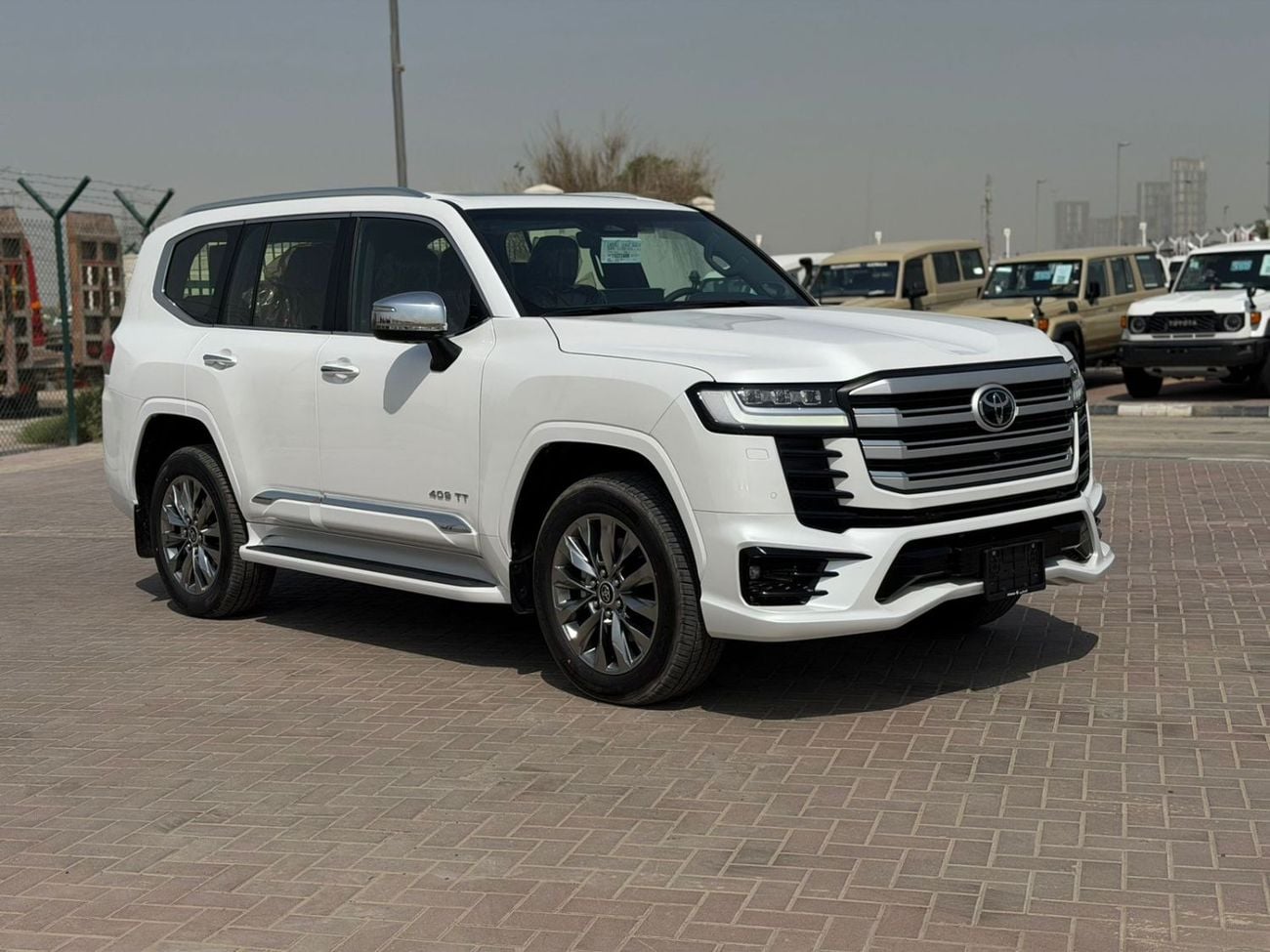 Toyota Land Cruiser TOYOTA LANDCRUISER LC300 VXR INSIDE BURGUNDY 2026 AL FUTTAIM SPECS