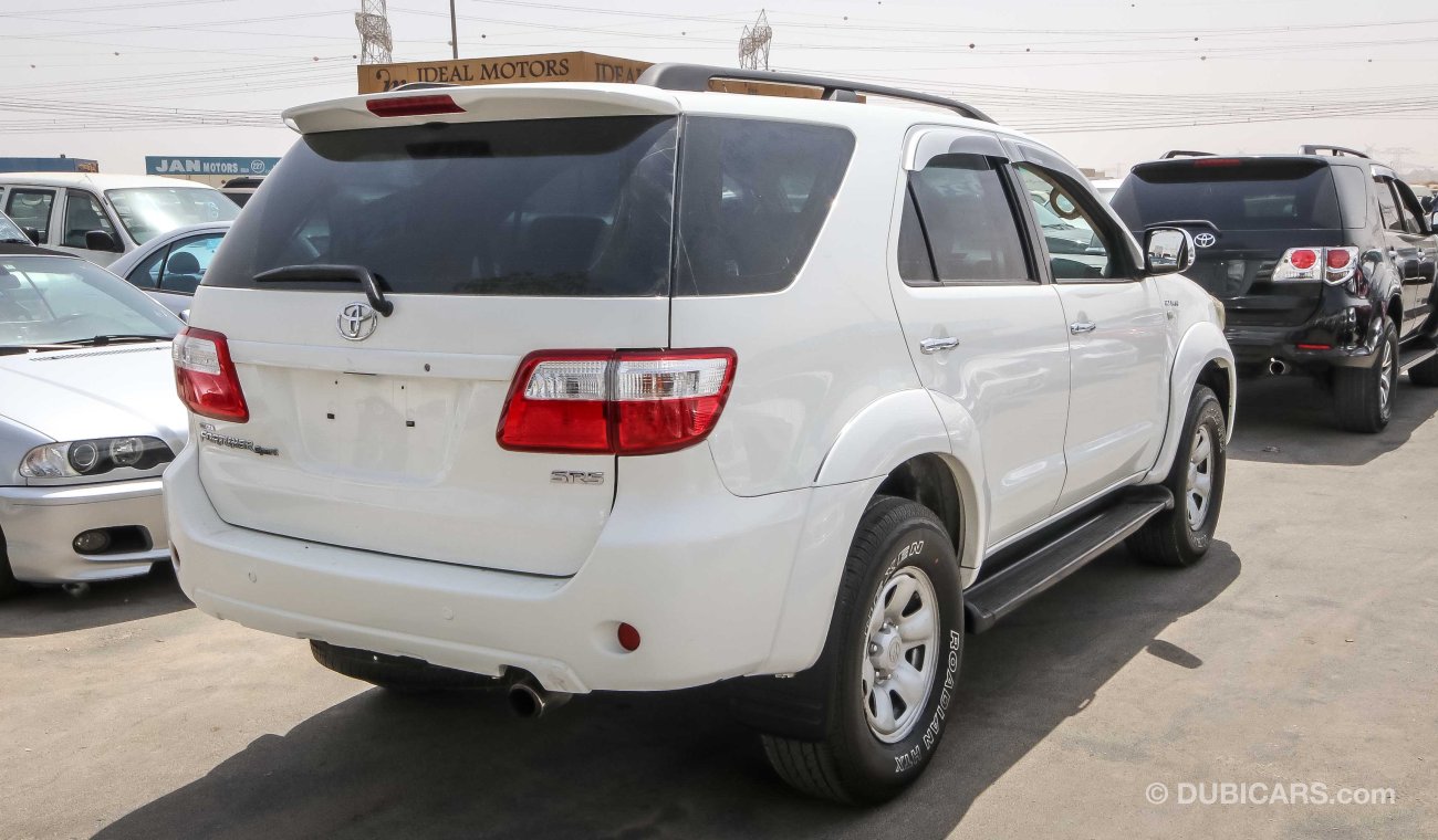 Toyota Fortuner SR5