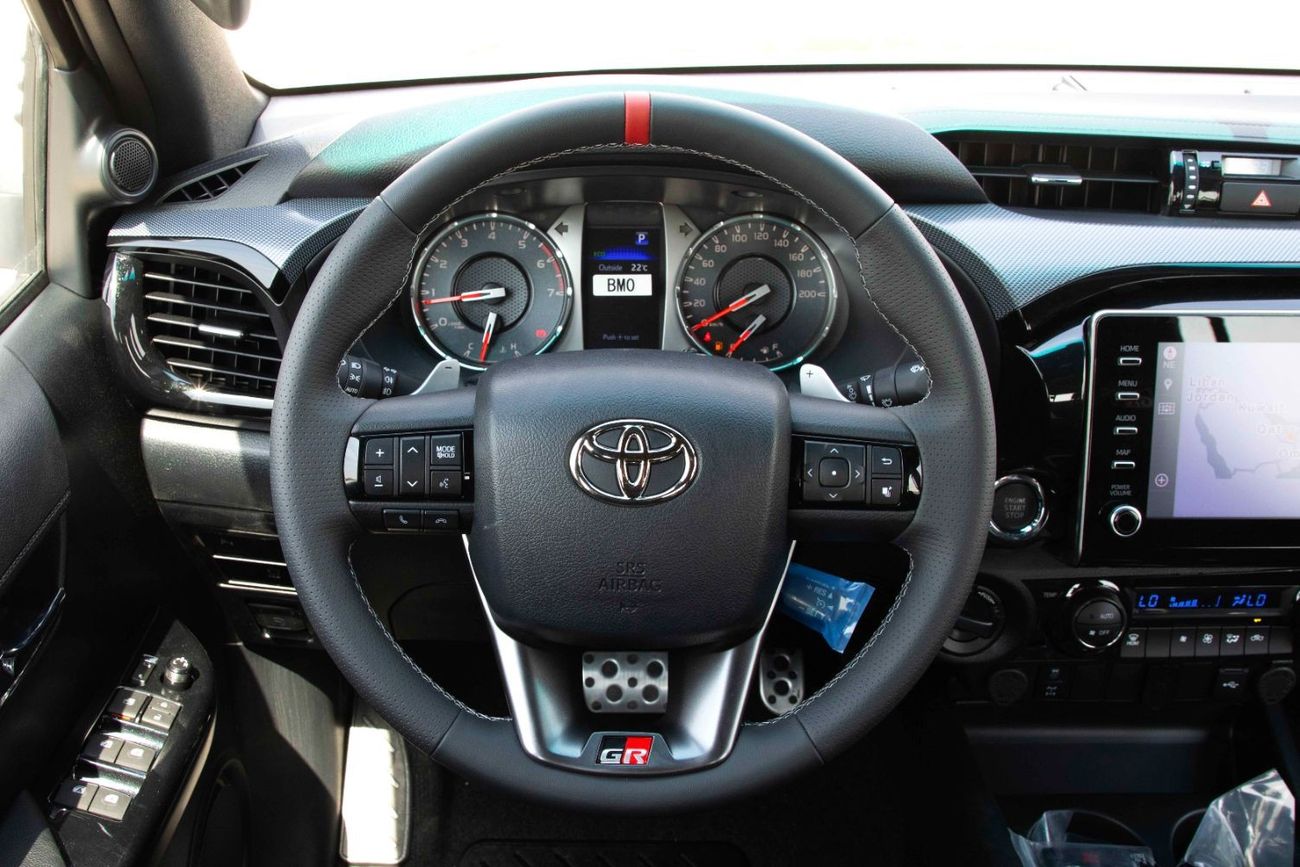 تويوتا هيلوكس تويوتا هايلكس 4.0 GR-Sport 2023 - أسود اتيتيود من الداخل أسود