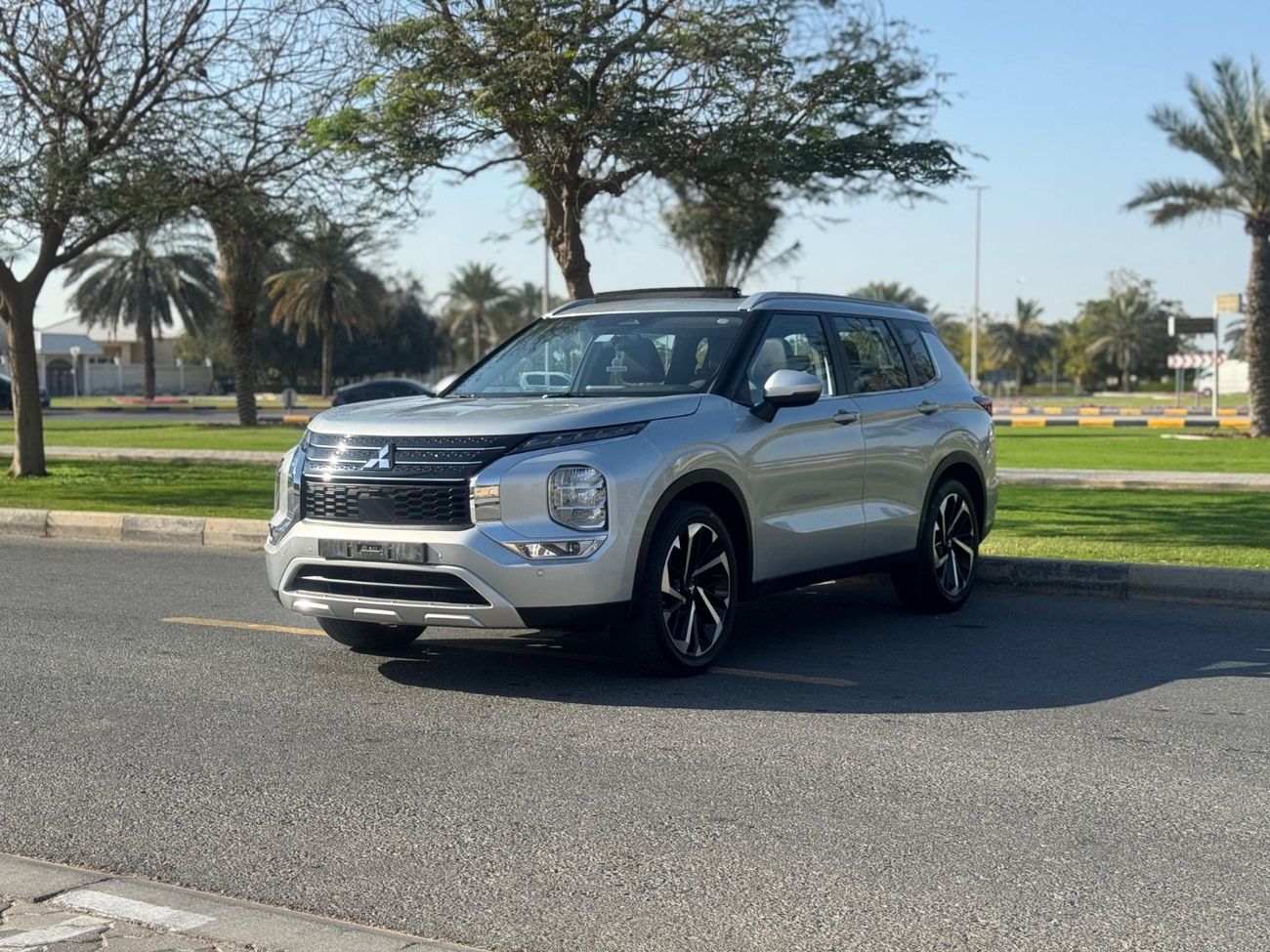 Mitsubishi Outlander GLX Super High 2.4L