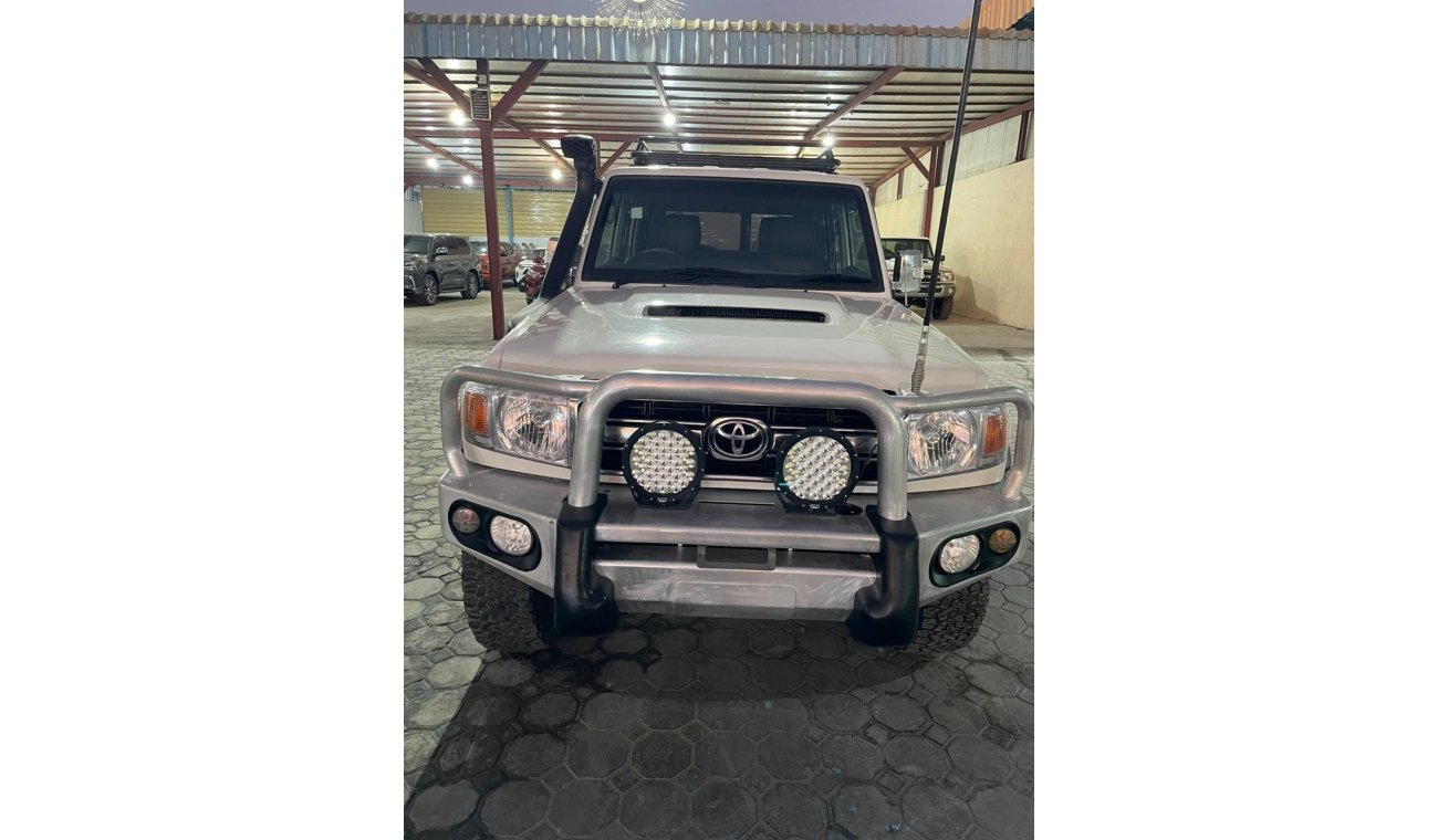 تويوتا لاند كروزر هارد توب Land Cruiser Hartop