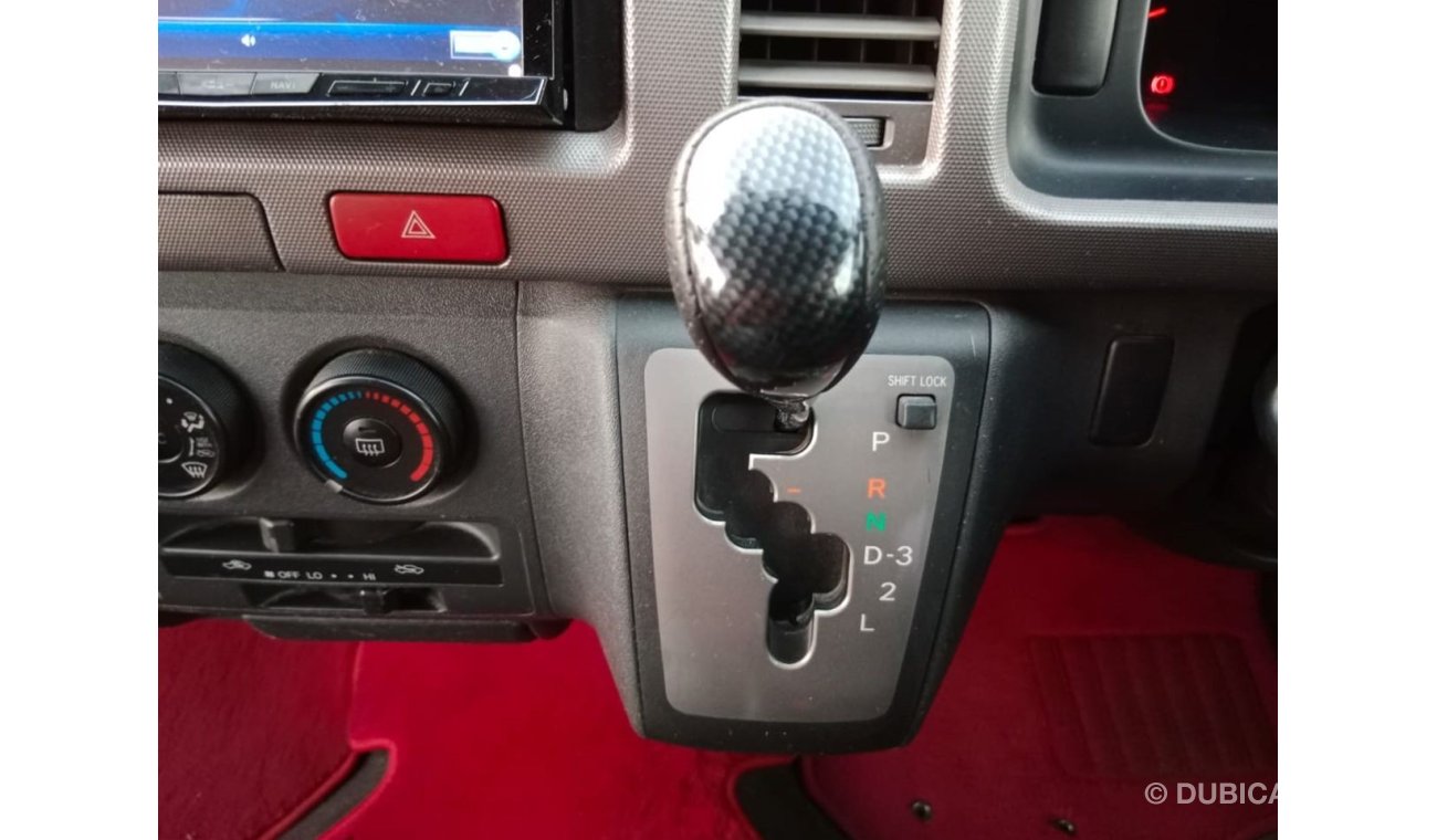 تويوتا هاياس TOYOTA HIACE VAN RIGHT HAND DRIVE (PM1417)