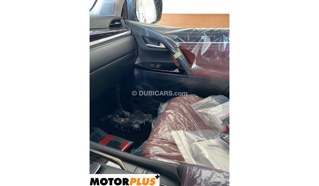 Lexus LX 570 Premium Rear entertainment Monitors