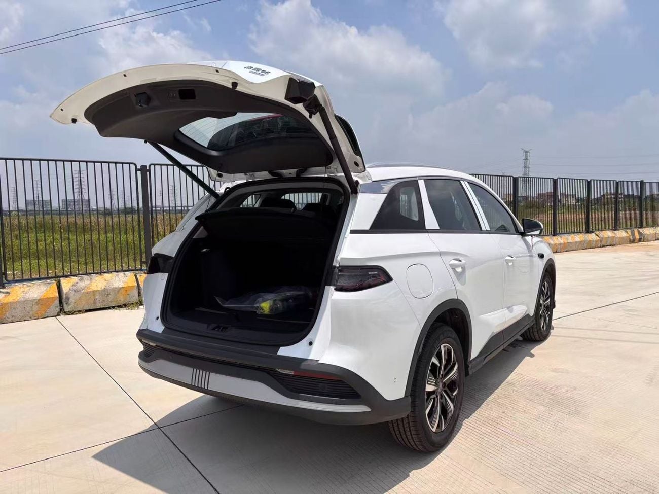 BYD Song L DM-i Intelligent Driving Edition 112KM Beyond Type