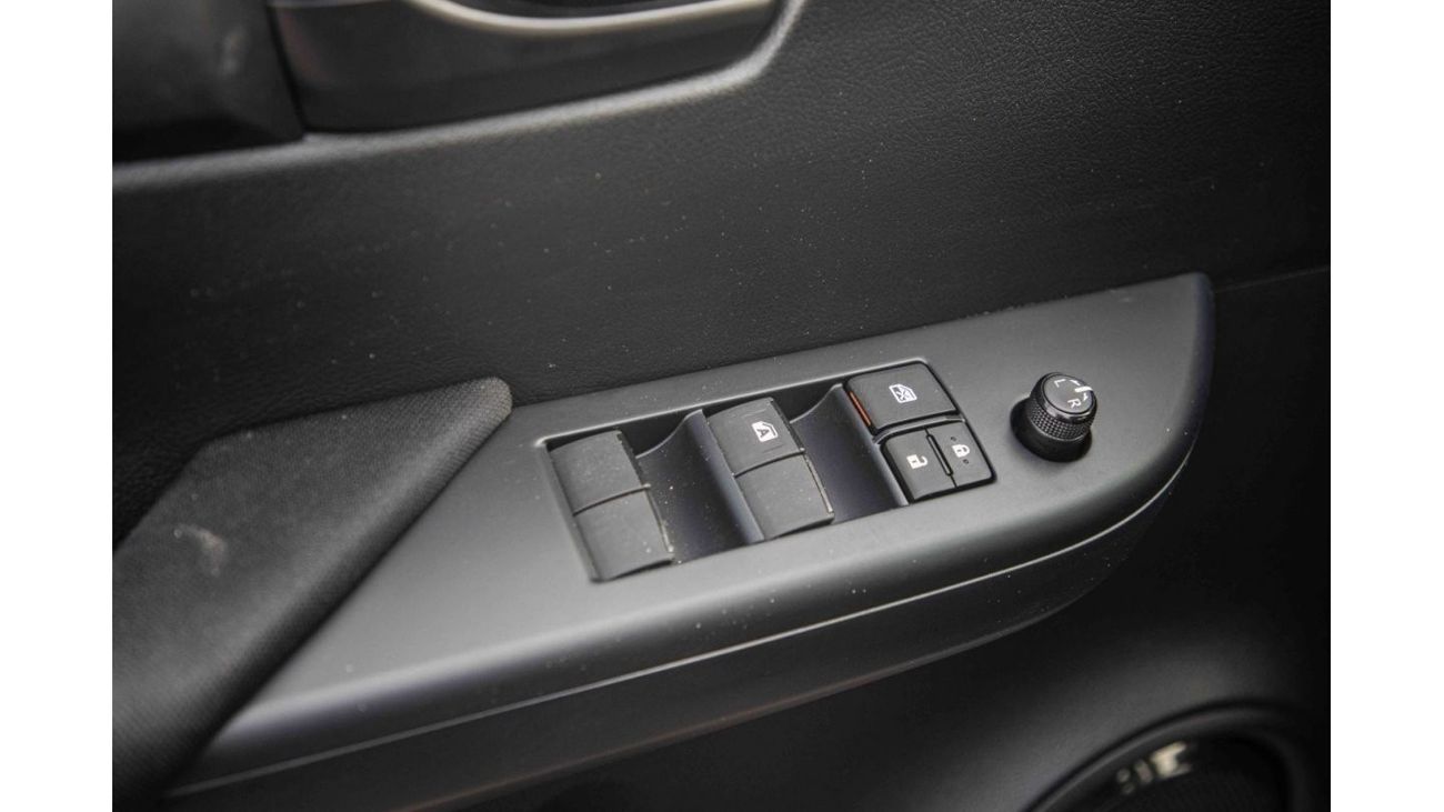 Toyota Hilux 2023 Toyota Hilux 4x4 DC 2.4 DLS - Silver inside Black