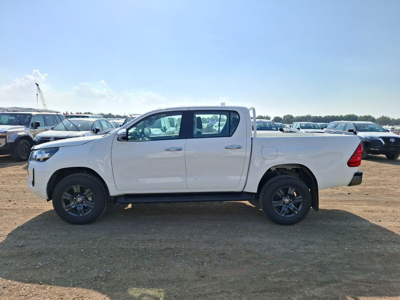 Toyota Hilux DLX HILUX ACTIVE MANUAL WITH ALLOY WHEELS 2.4L V4 DIESEL | 2026 | 0 KM | 03 YEARS WARRANTY