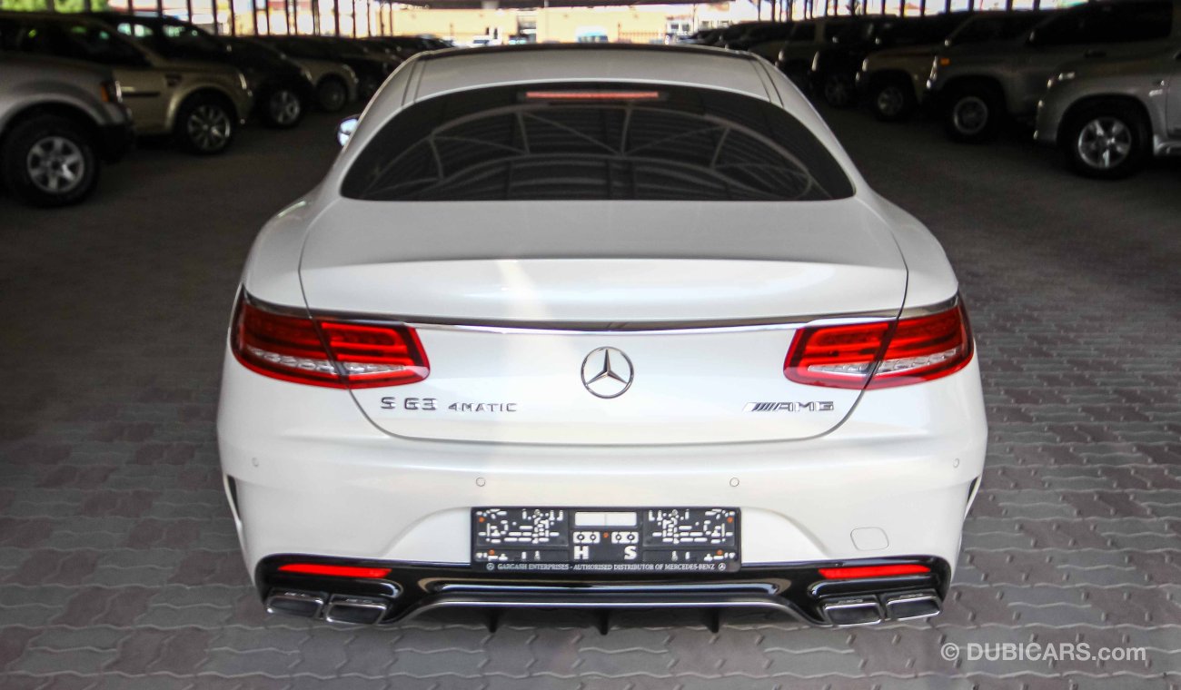 Mercedes-Benz S 63 AMG Coupe 4 Matic