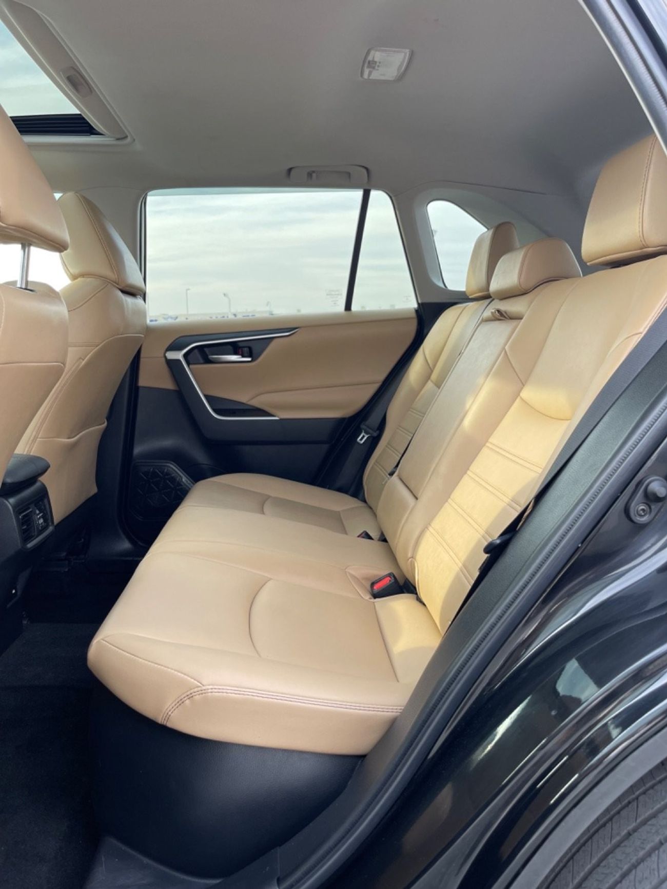 Toyota RAV4 2021 TOYOTA RAV4 XLE PREMIUM HYBRID FULL OPTIONS IMPORTED FROM USA