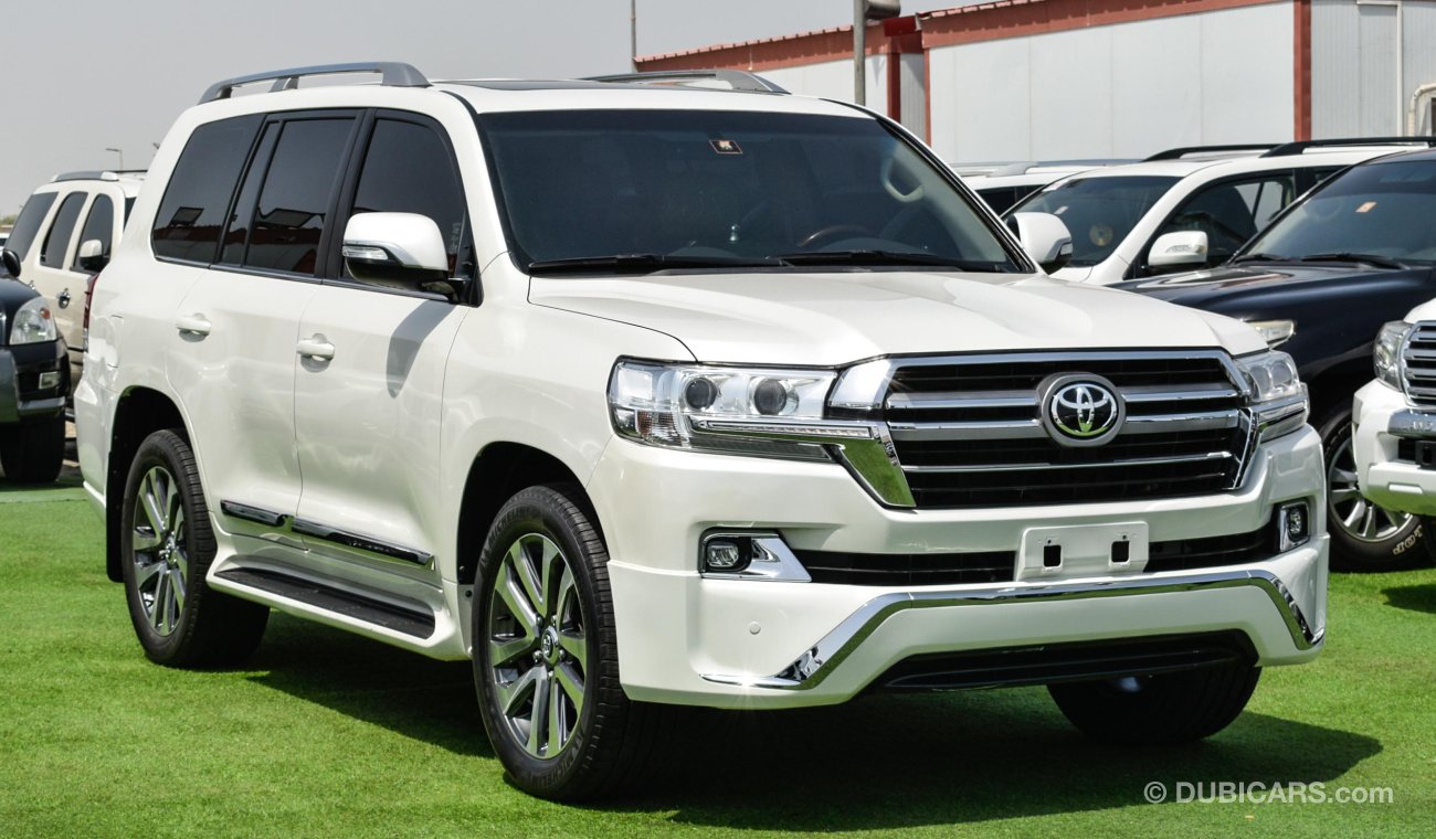 Toyota Land Cruiser VXR 5.7 V8