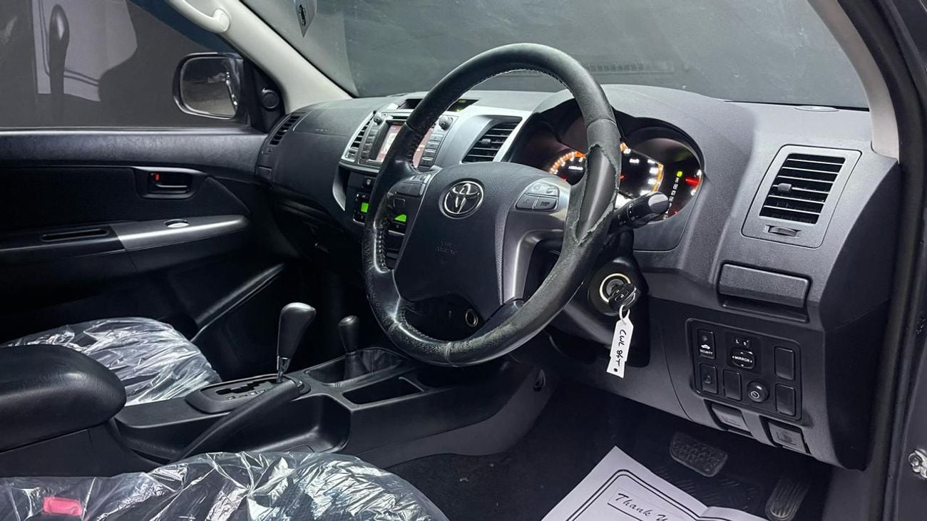 Toyota Hilux diesel 3.0 liter ,right hand drive ,auto transmission ,only for export available