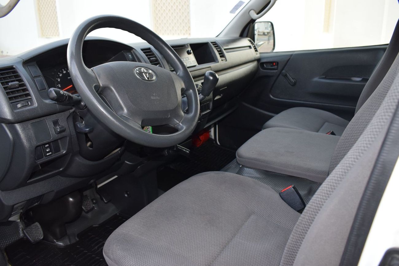 Toyota Hiace GLS - High Roof Toyota Hiace Highroof Van 2.7 Ltr, Model:2020. Excellent condition