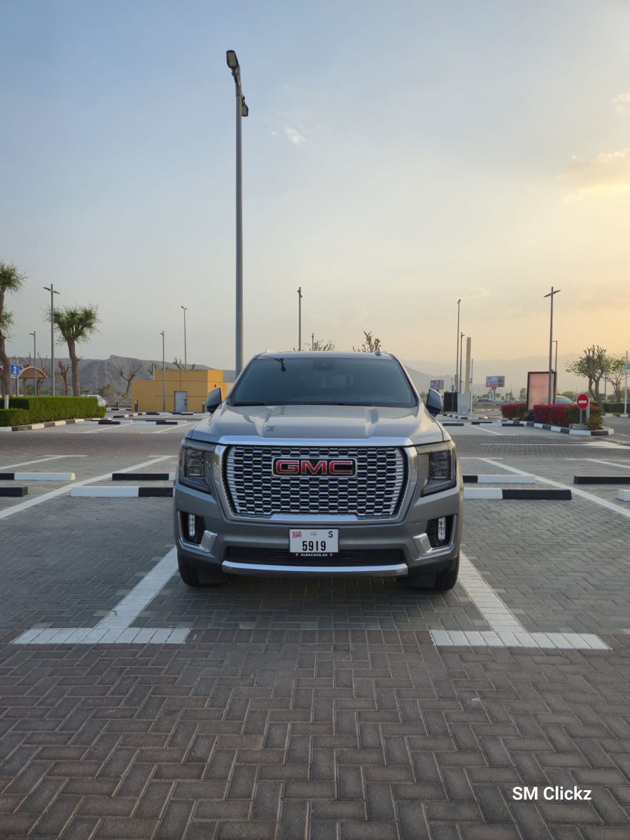 GMC Yukon Denali 6.2L (8 Seater)