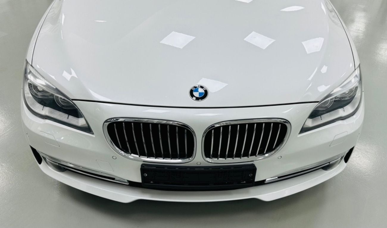 BMW 750Li Exclusive GCC .. Perfect Condition .. Top Range .. V8 ..