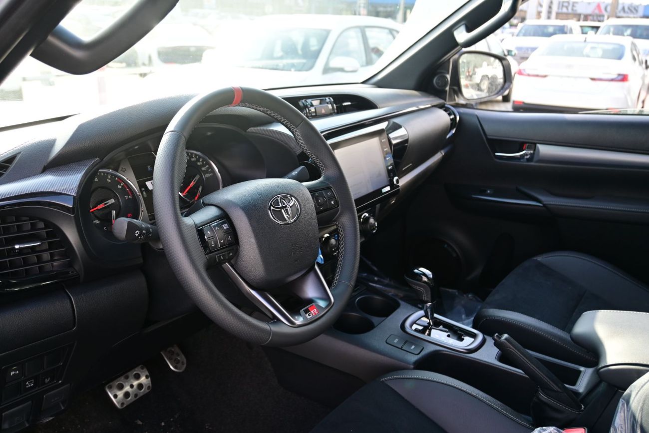 تويوتا هيلوكس Toyota Hilux GR Sport 4.0L V6, Petrol, 4WD, Pickup Color Black Model 2025