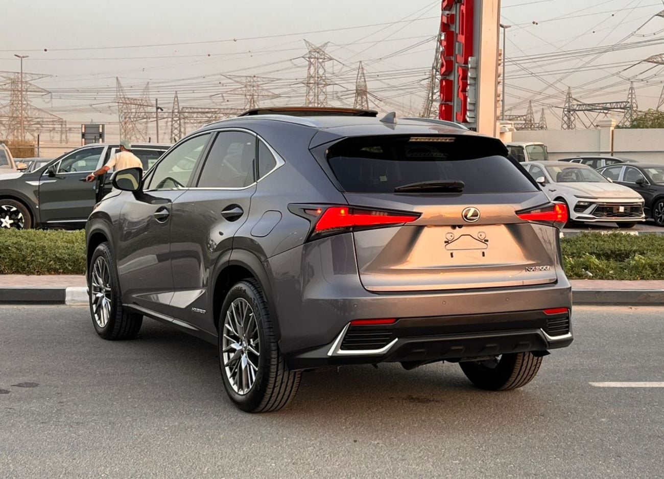 لكزس NX 300 2019 Lexus NX 300h Hybrid  Full Option - 2.5L V4 - Rear Camera & Sensor - Sunroof - Leather Seat