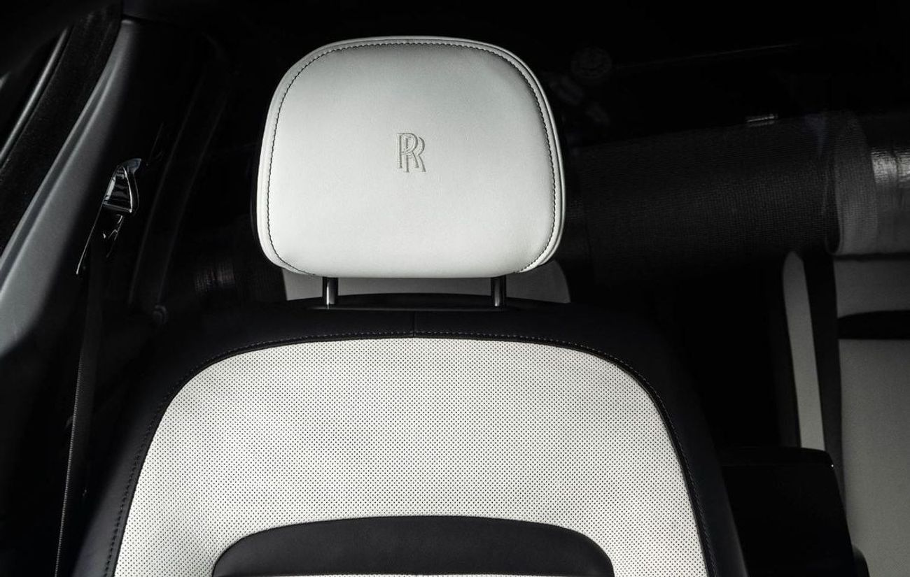 رولز رويس جوست 2022-ROLLS ROYCE GHOST BLACK BADGE-GCC -FULL AGMC HISTORY-SERVICE CONTRACT AND WARRANTY TILL JAN2026