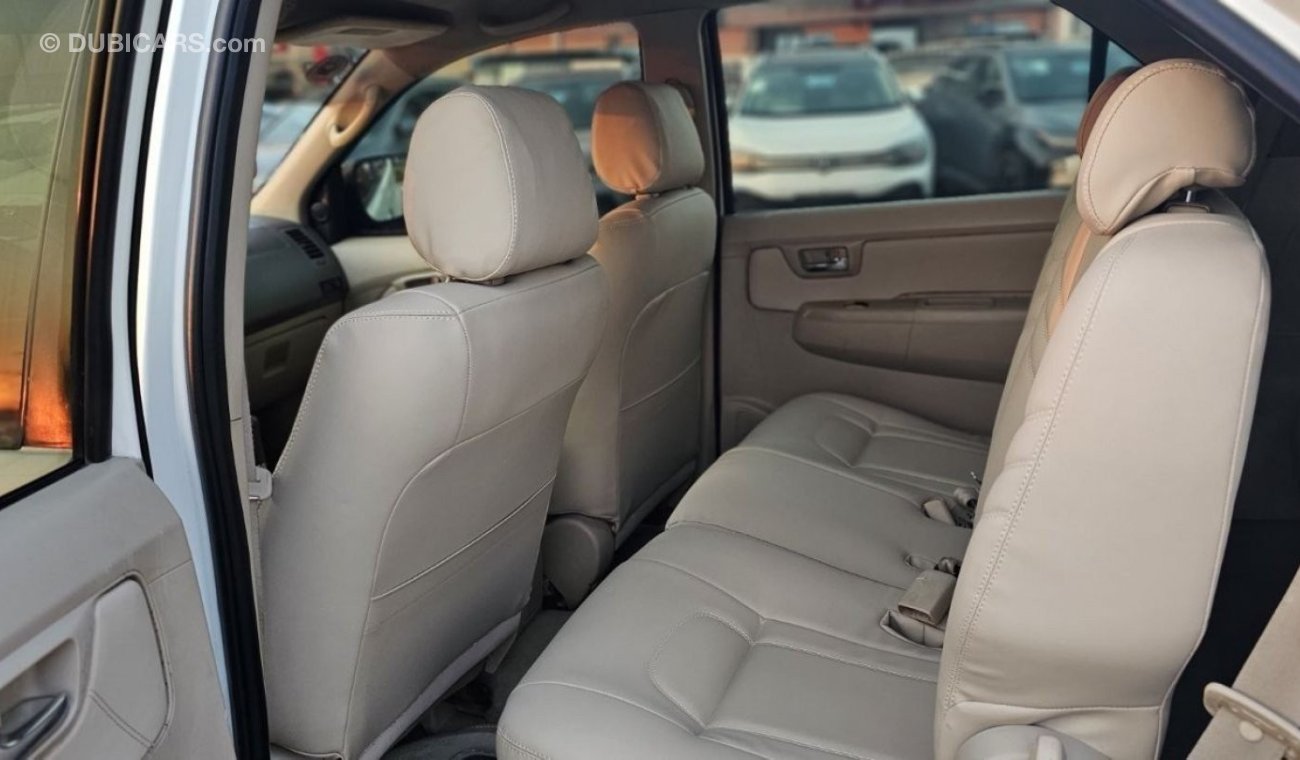 Toyota Fortuner 2008 |LEATHER BEIGE INTERIOR| 2.7L Petrol 4WD 7 SEATER | GOOD CONDITION