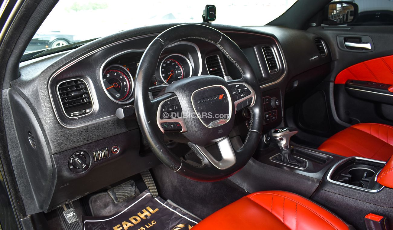 Used Dodge Charger 5.7L HEMI 2016 for sale in Sharjah - 660410