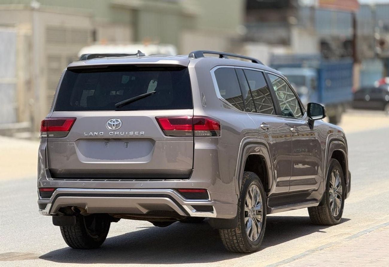 Toyota Land Cruiser EXR Toyota land cruiser LC300, year 2022, right hand drive, diesel 3.3L only foe export availab