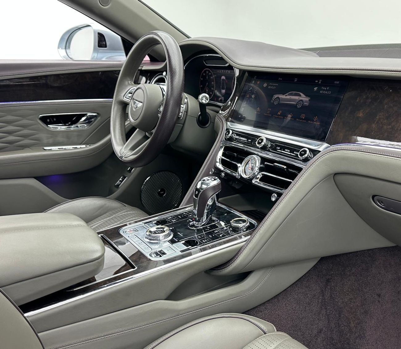Bentley Flying Spur V8 2021 Bentley Flying Spur V8, 1 Year Unlimited Km Warranty, Full Service History, Rotating Display