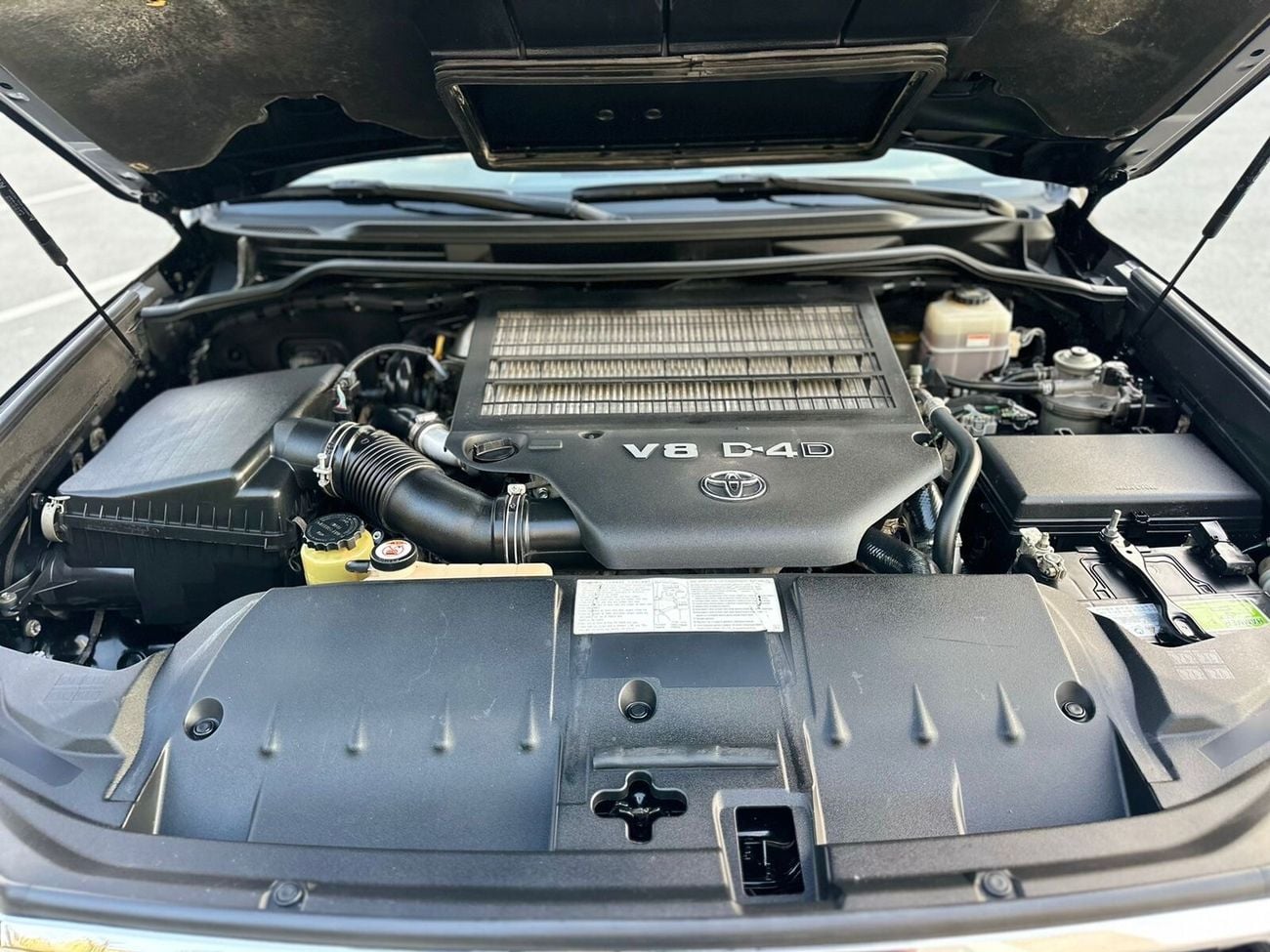 Toyota Land Cruiser GXR 4.5 7 seats 5 doors