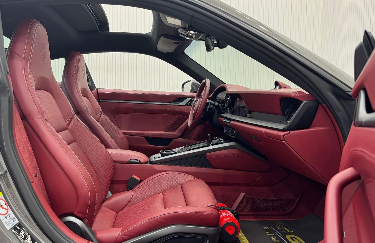 بورش 911 Carrera S 3.0L (444 HP) Coupe 2020 Porsche 911/992 Carrera S, 2025 Porsche Warranty, Carbon Fiber Pa