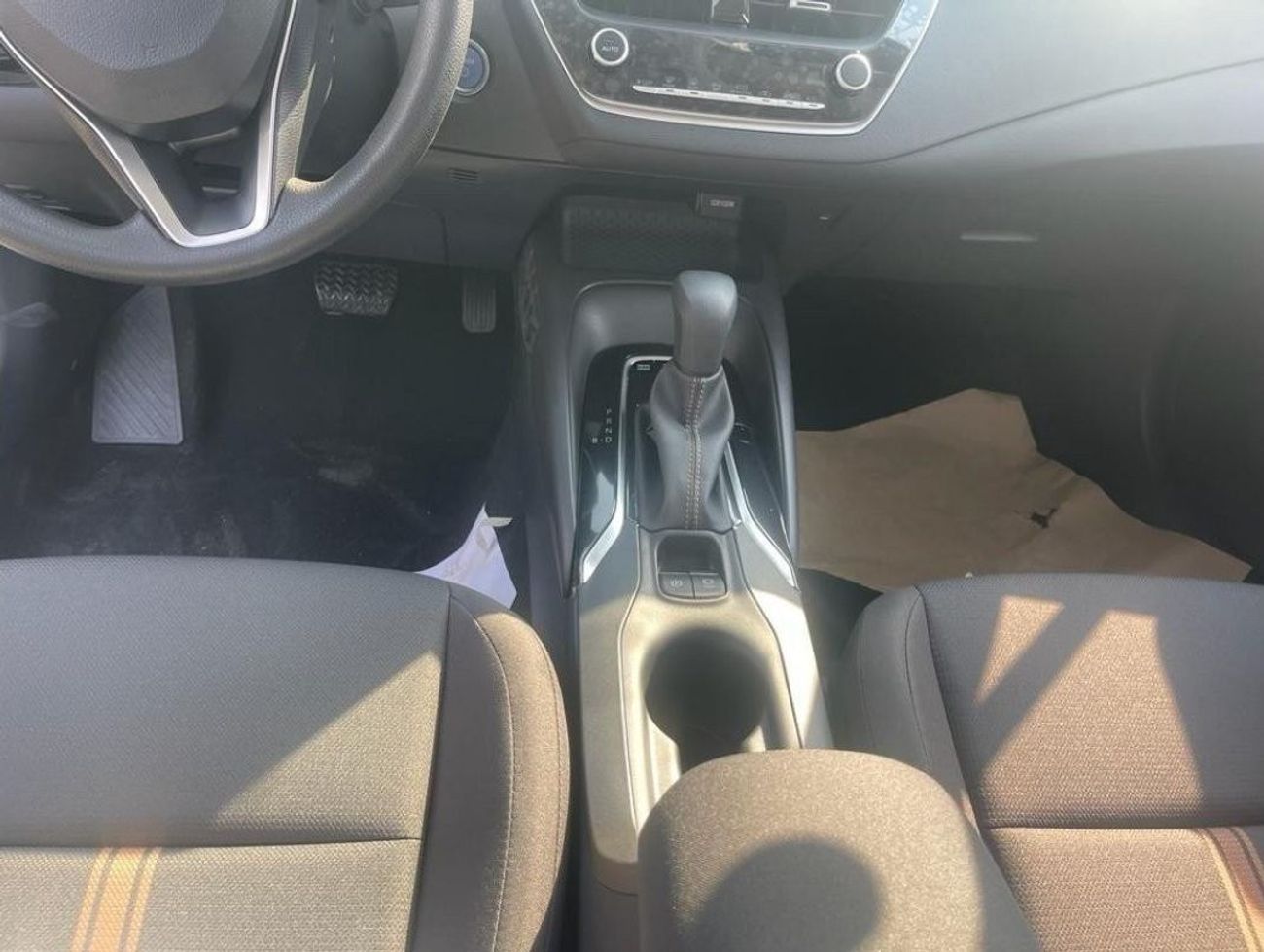 Toyota Corolla 1.8 L HYBRID LEVIN