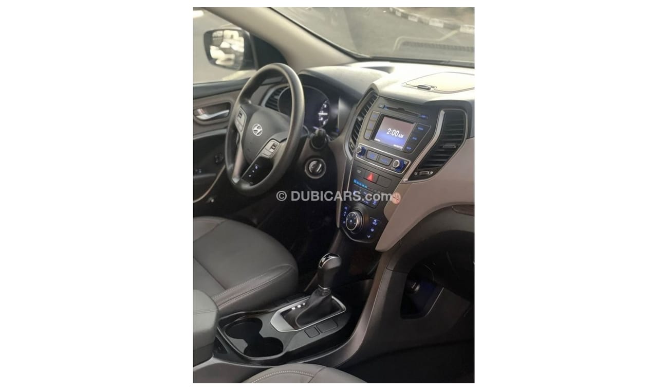 Hyundai Santa Fe “Offer”2018 Hyundai Santa Fe Sports 2.4L V4 AWD 4x4 -  - UAE PASS