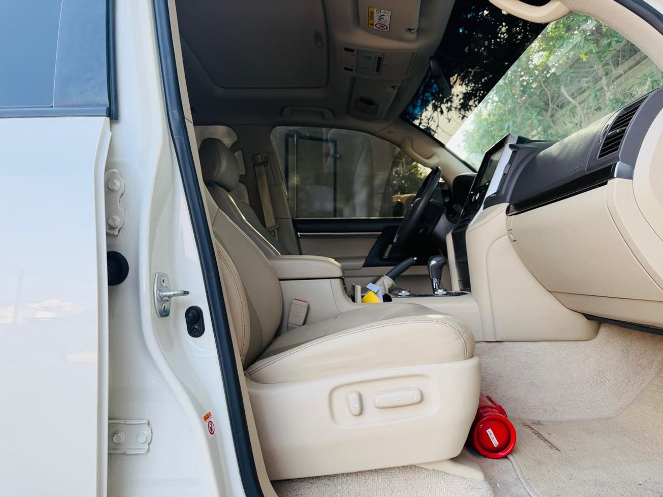 تويوتا لاند كروزر Toyota landcruise 2019Model GXR 4.0L V6 petrol Engine Colour White Transmission Automatic Interior.B
