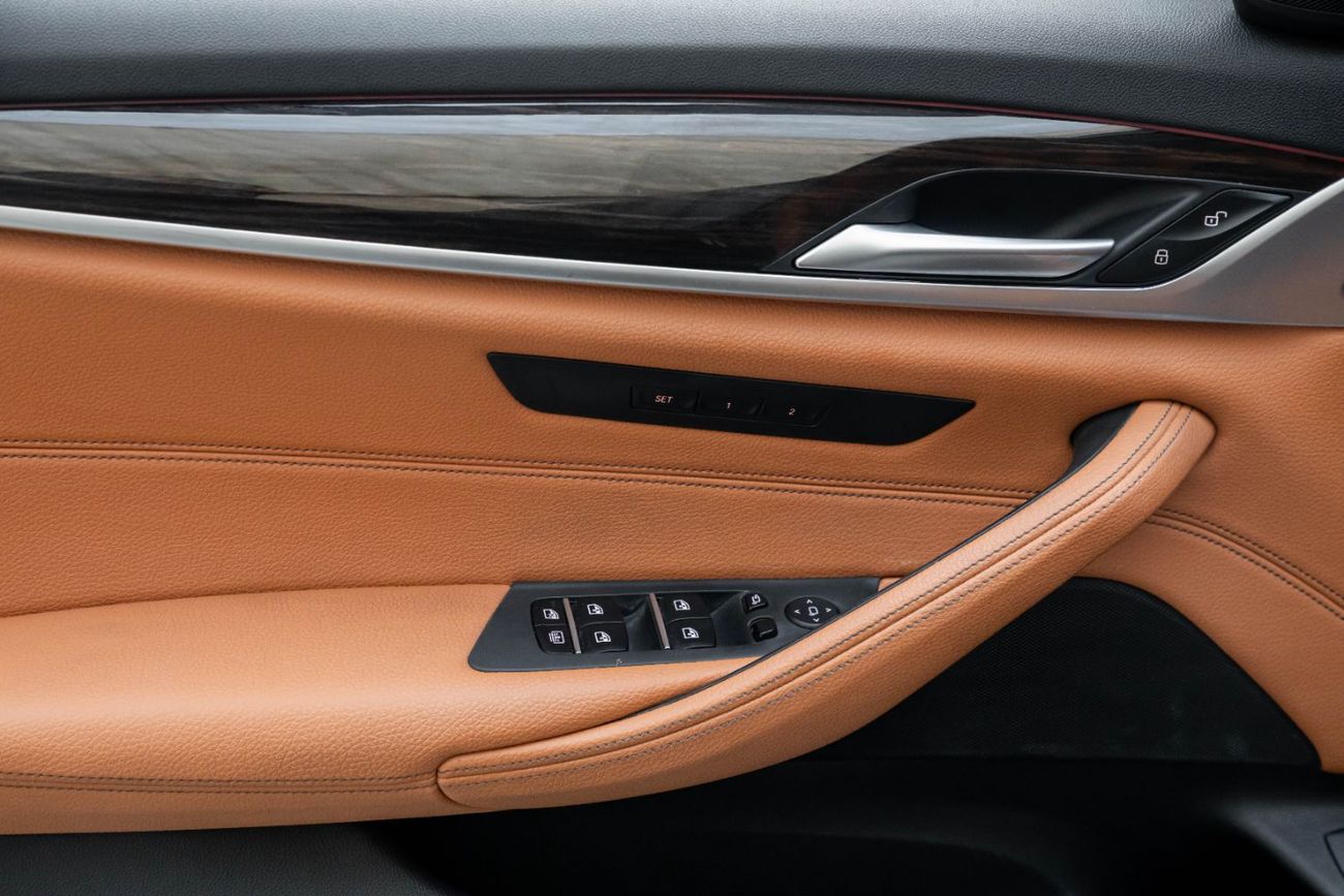 BMW 520i 520i M Sport | 2,937 P.M  | 0% Downpayment | Agency Warranty 2027!