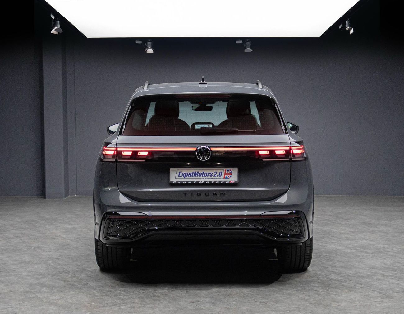 Volkswagen Tiguan R-Line 2.0L 2,195x60 • 20% DP • 2025 Volkswagen Tiguan R-Line Black Edition • VW Warranty + Service 