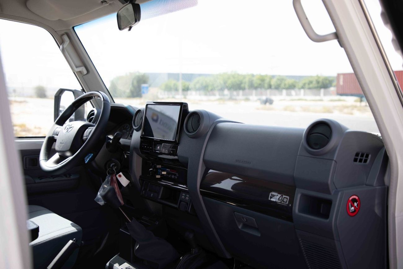 تويوتا لاند كروزر LC76 Hardtop LX 4.0L - Manual - White Inside Bluish Grey | Export Only