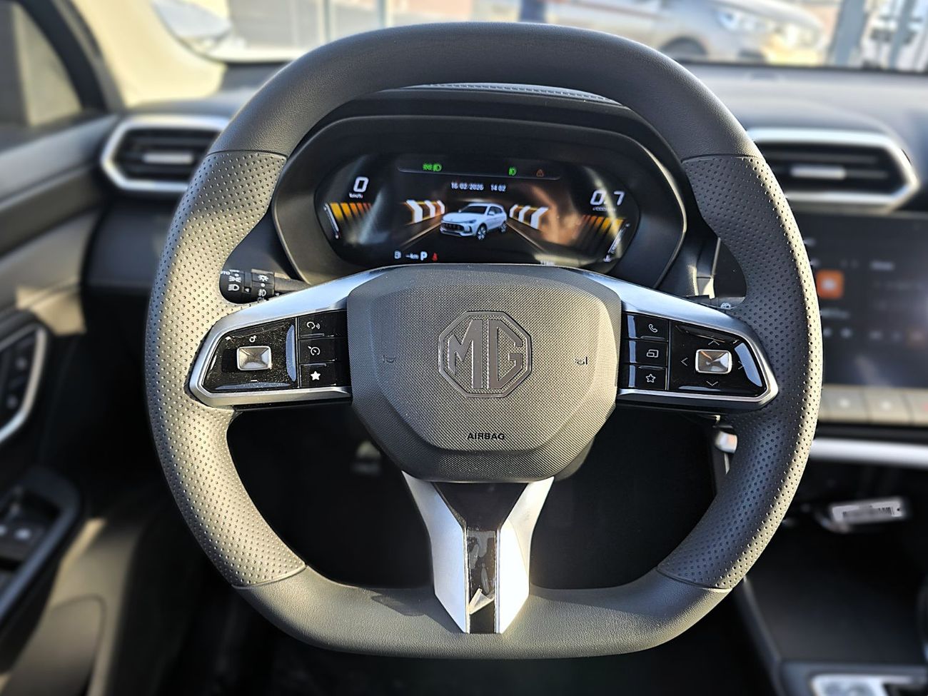 أم جي ZS Mg Zs Comf 1.5l A/T SUV FWD Leather seats Red Color 2026