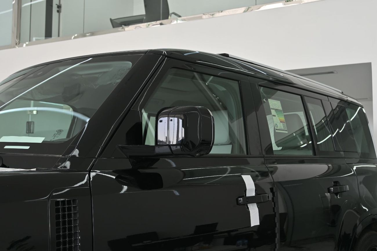 لاند روفر ديفندر Land Rover Defender P400 X-Dynamic HSE, 3.0L Turbo In-Line 6 Cylinder, Model 2026