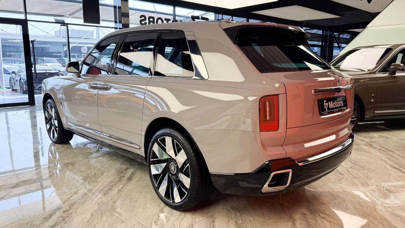 Rolls-Royce Cullinan Rolls Royce Cullinan - Silver Badge - 2026