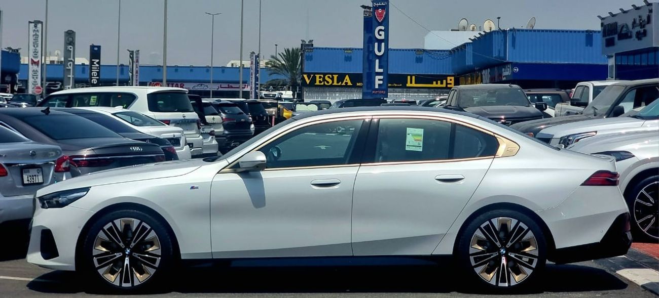 BMW 520i i M Sport 5 Years W&S 2024 GCC