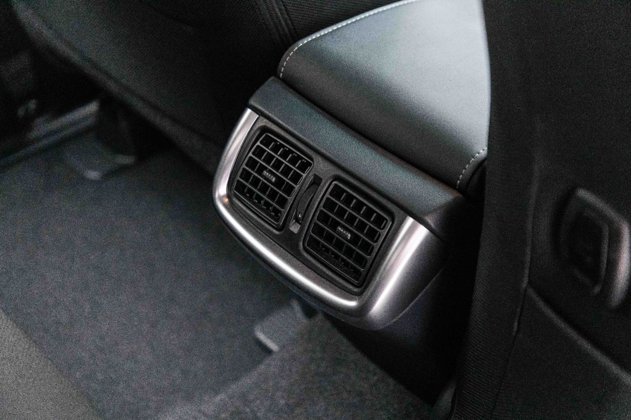 تويوتا هيلوكس 2.7L -Manual - Attitude Black Inside Black | Export Only