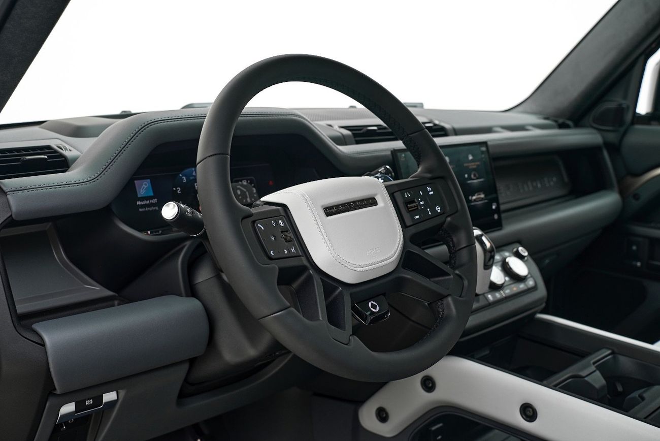 لاند روفر ديفندر 110 P635 OCTA V8